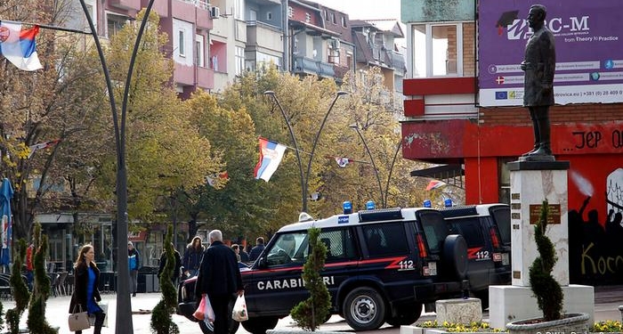 Сербия привела войска в боевую готовность из-за столкновений в Косово