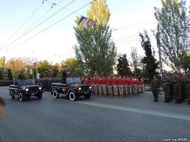Россия провела репетиции парадов к 9 мая в оккупированном Крыму 7