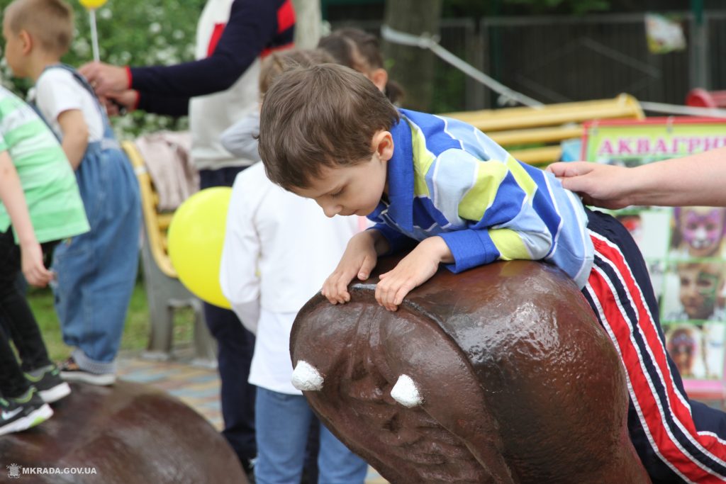 Сотне воспитанников детских домов семейного типа и приемных семей устроили праздник в Николаевском зоопарке (ФОТО) 9