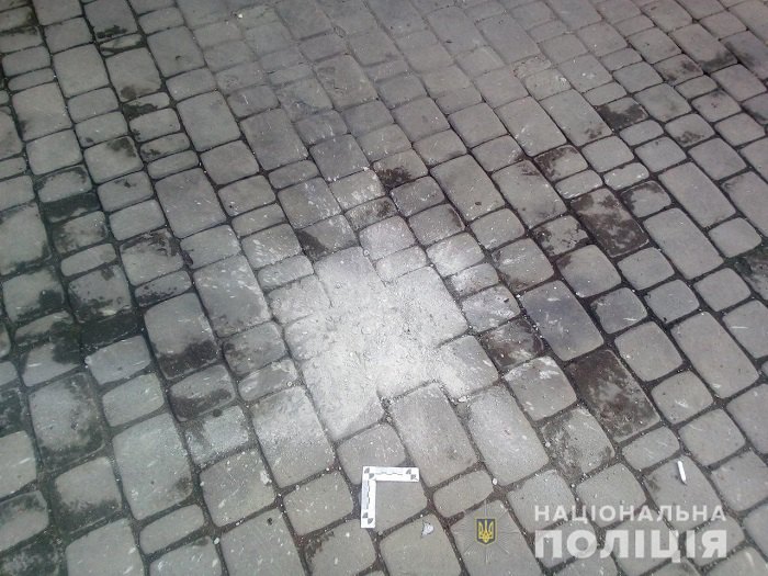 На Днепропетровщине возле магазина взорвалась граната. Погиб человек, еще пятеро ранены (ФОТО) 3