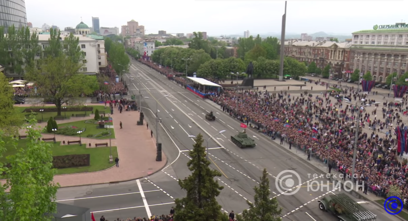 Как менялось количество зрителей парада «ДНР» 9 мая в разные годы (ФОТО) 6