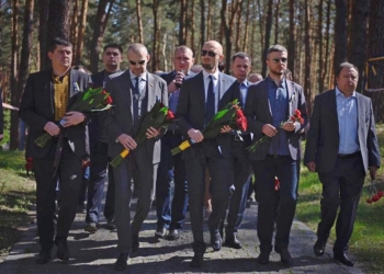 Яценюк заявил, что не уважает людей, которые симпатизируют Сталину