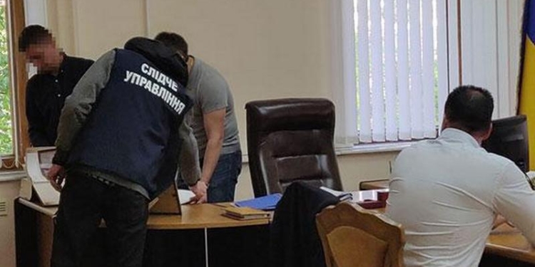 Взяточничество в Николаевском областном и городском центрах занятости – вышестоящие «доили» своих (ФОТО)