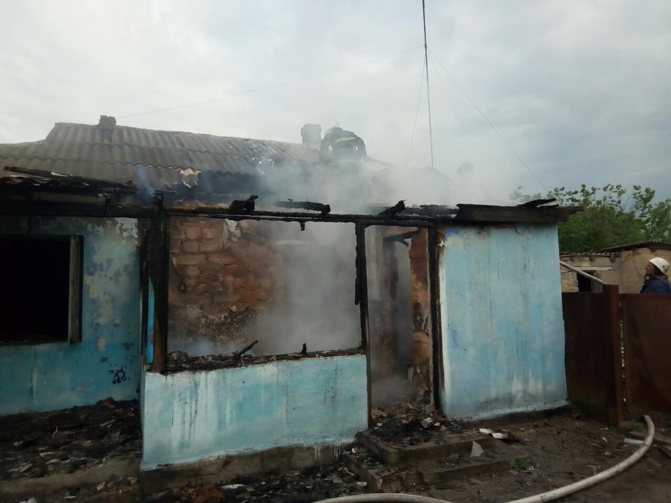 За сутки на Николаевщине потушили 4 пожара в жилом секторе и спасли мужчину (ФОТО) 3