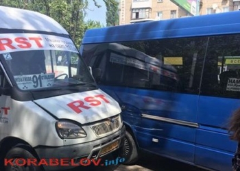 На проспекте Богоявленском столкнулись две “маршрутки” (ФОТО)