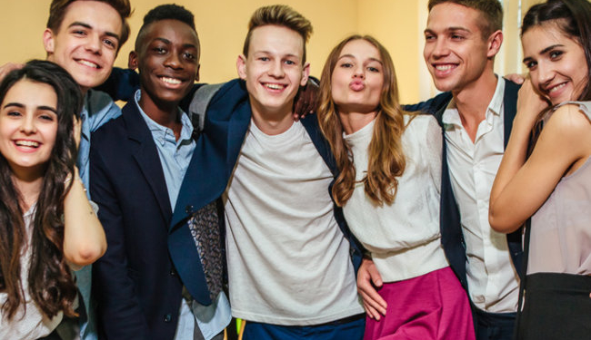 На праздник последнего звонка актеры сериала «Школа» приехали в Николаев (ВИДЕО)