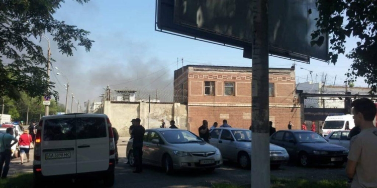 В Одесской колонии бунт заключенных (ФОТО и ВИДЕО)