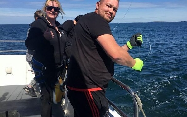 Девушка  поймала на удочку пятиметровую акулу (ФОТО)