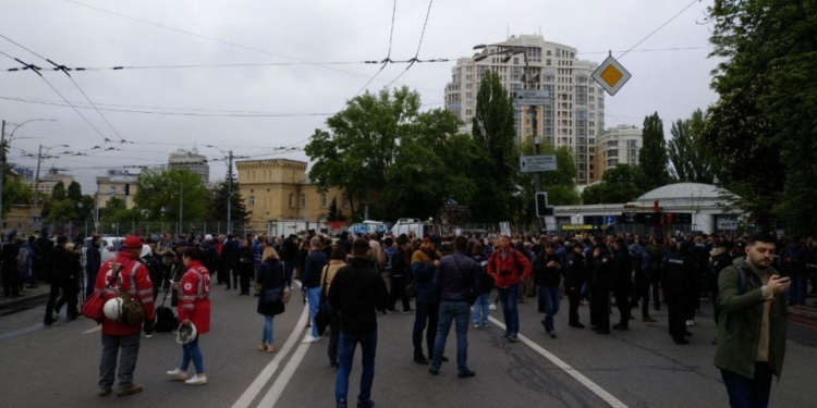 В Киеве задержали организатора акции «Никто не забыт, ничто не забыто» Бережную (ФОТО)