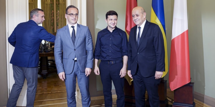 Зеленский и главы МИД Германии и Франции думали, как “оживить” Минск