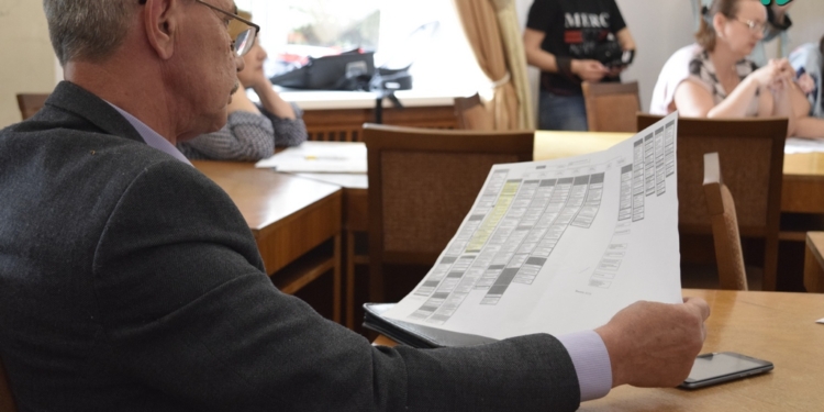 Чиновники и депутаты указали на недостатки проекта новой структуры исполкома — их пожелания передадут Сенкевичу (ФОТО, ВИДЕО)