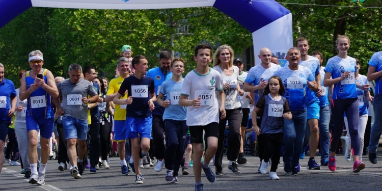 Сотни жителей Николаева отметили Олимпийский день бега (ФОТО, ВИДЕО)