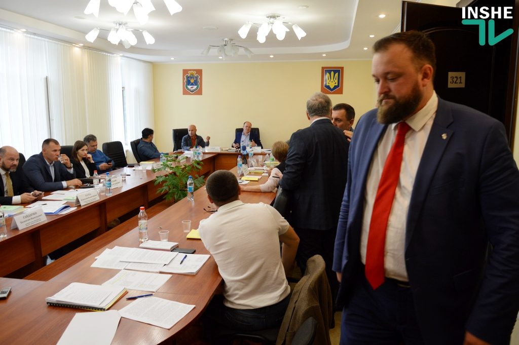 «За это с работы гнать надо, а не умничать», - депутат Демченко обвинила руководство Николаевской ОГА в неспособности освоить субвенции (ВИДЕО) 1