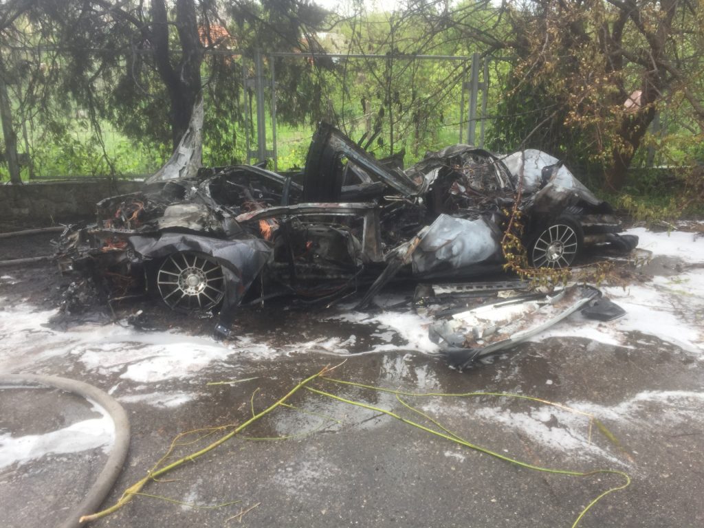 В Первомайске сгорело три припаркованных в одном месте автомобиля 1