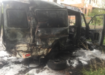 В Первомайске сгорело три припаркованных в одном месте автомобиля