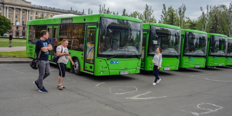 Николаевцам презентовали белорусские автобусы. На маршруты они выйдут через 2-3 недели (ФОТО, ВИДЕО)