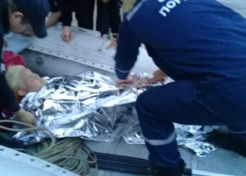 В Киеве водолазы спасли женщину, прыгнувшую с моста Метро