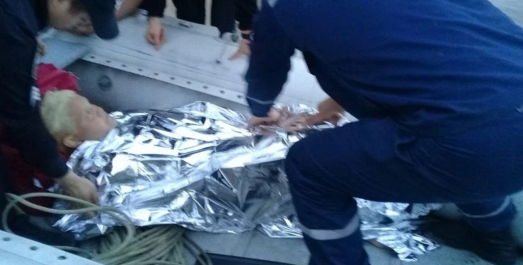 В Киеве водолазы спасли женщину, прыгнувшую с моста Метро