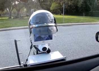 На улицах Калифорнии появился робот‐полицейский