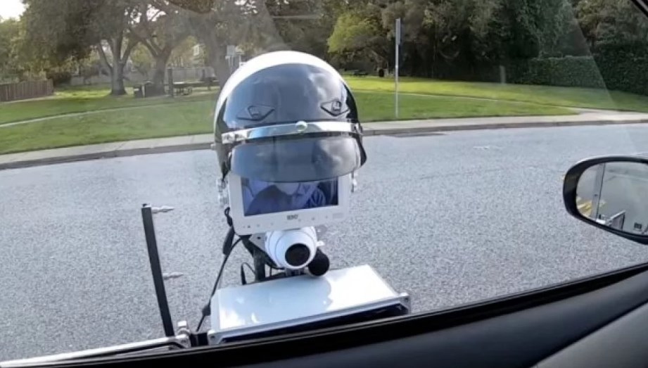На улицах Калифорнии появился робот‐полицейский 1