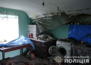 На Тернопольщине шаровая молния залетела в жилой дом, где находились пятеро детей (ФОТО)