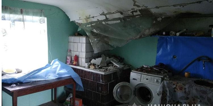 На Тернопольщине шаровая молния залетела в жилой дом, где находились пятеро детей (ФОТО)