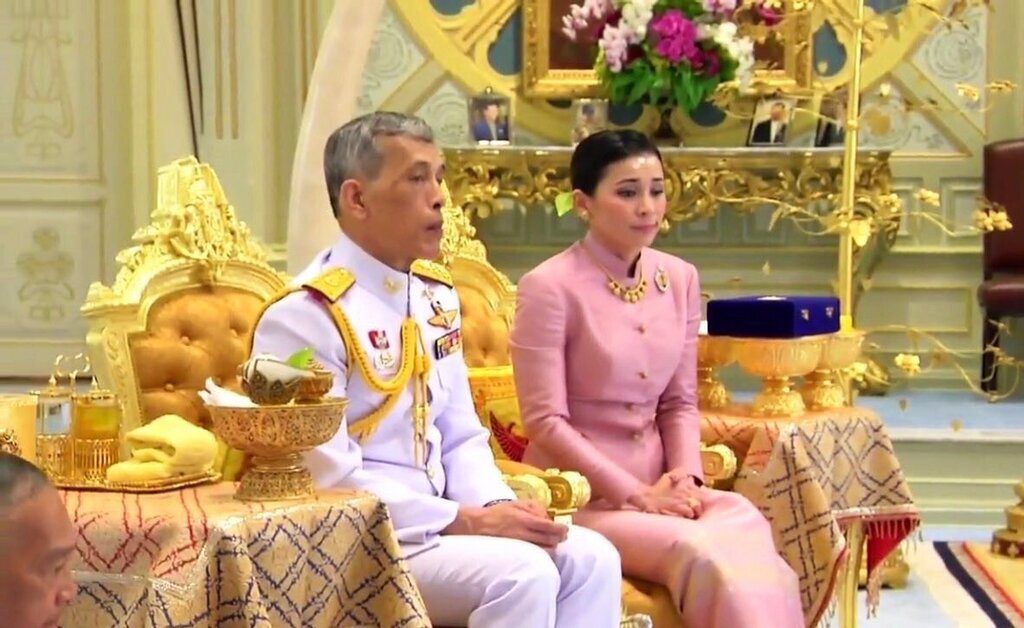 Король Таиланда накануне коронации женился на генерале своей охраны 1