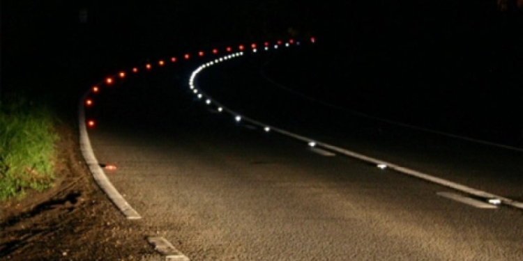 В Украине хотят сделать обязательной световую разметку дорог