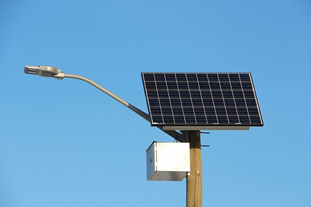 В Черновцах установили 16 пилотных солнечных панелей для освещения улиц 1