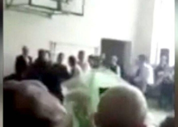 В РФ школьник во время Последнего звонка избил депутата от Единой России (ВИДЕО)