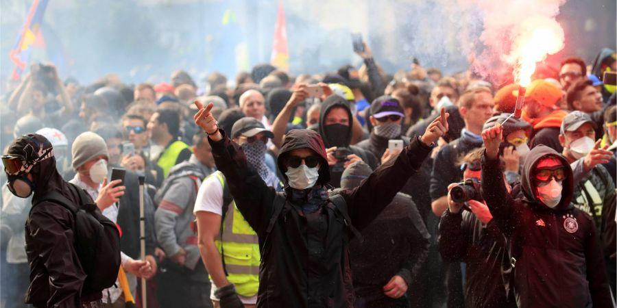В Париже полиция запретила протесты в день празднования годовщины окончания войны 1