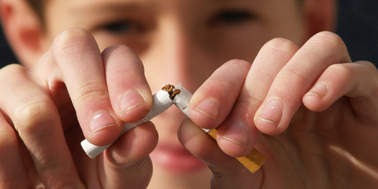 Курение ежегодно убивает около 8 миллионов человек в мире — ВОЗ