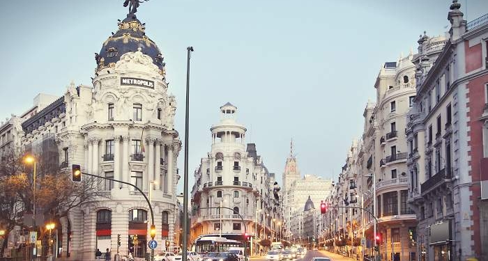 В Испании ограничат движение личного транспорта в городах с населением более 50 тыс.человек