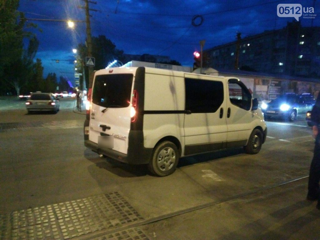 В Николаеве патрульные остановили пьяного водителя, который двигался по "встречке" (ФОТО) 3