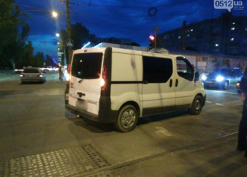 В Николаеве патрульные остановили пьяного водителя, который двигался по “встречке” (ФОТО)