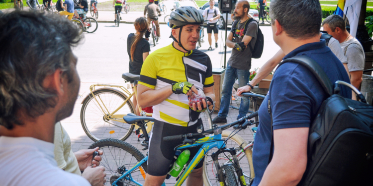 «Нет худа без добра»: спустя сутки после обильного ливня несколько сотен велолюбителей Николаева собрались на традиционный «Велодень» (ФОТО)