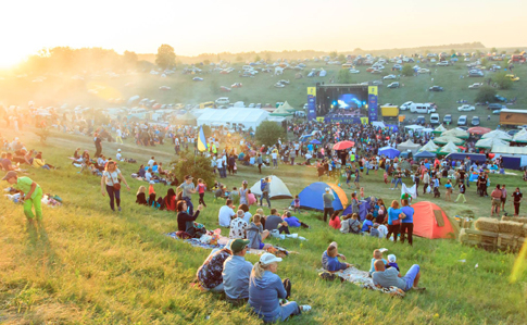 Из-за вчерашнего урагана на Kozak Fest погиб человек, фестиваль досрочно закрыт