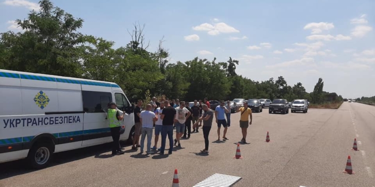 Под Николаевом работу пунктов ГВК блокировала «Авто Евро Сила» – Укртрансбезопасность (ФОТО)