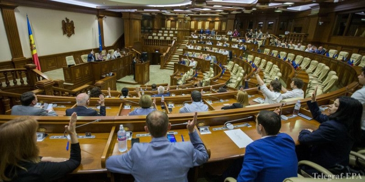 ЕС назвал новое правительство Молдовы легитимным и готов с ним работать