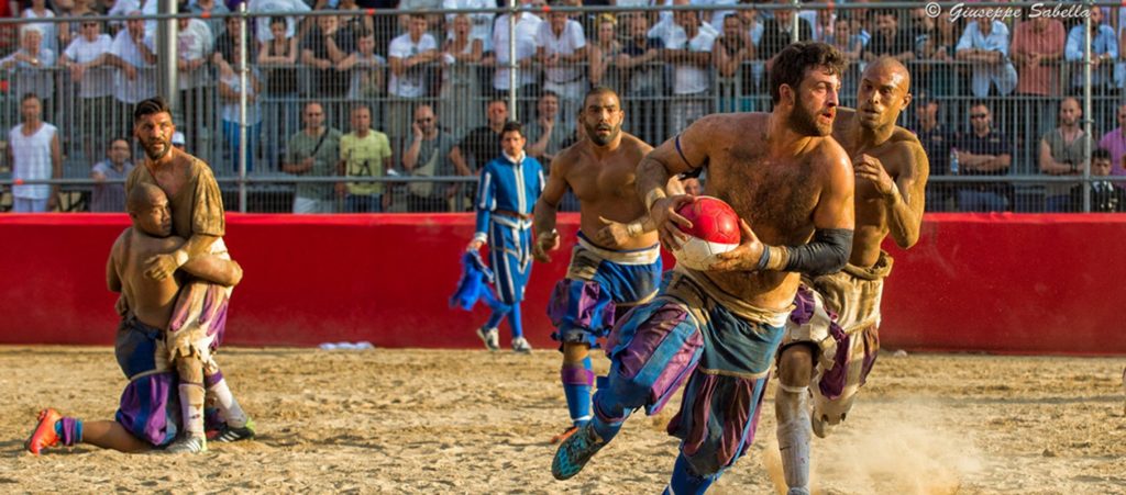 Традиция, которой почти 500 лет: во Флоренции состоятся матчи по костюмированному футболу 1