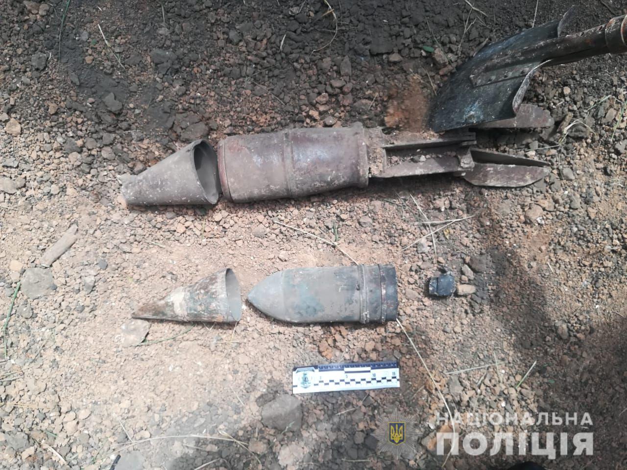 Купил дом «с сюрпризом»: на Николаевщине житель одного из сел откопал на летней кухне два артснаряда (ФОТО, ВИДЕО)