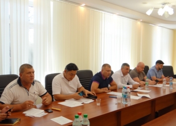 «В очередной раз хотелки определенных депутатов и чиновников»: в Николаевском облсовете ругались по поводу выделенных на ремонт улиц средств (ФОТО, ВИДЕО)