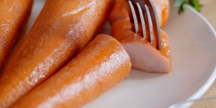 Не веганом единым: сеть фастфудов предлагает морковь из мяса