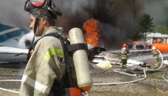 В России самолет совершил аварийную посадку, есть погибшие (ФОТО, ВИДЕО)