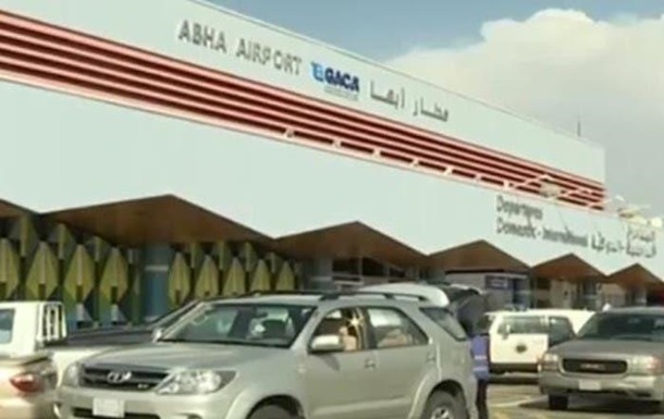 В Саудовской Аравии аэропорт попал под ракетный обстрел: 26 раненых 1
