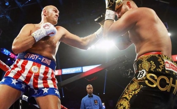 Тайсон Фьюри за  два раунда нокаутировал  Шварца