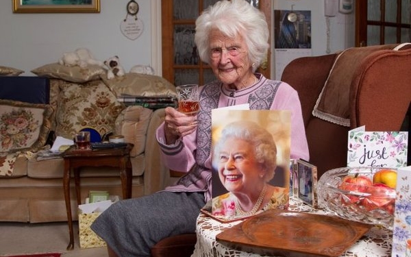 И о здоровье: британка каждый день пила виски и дожила до 112 лет (ФОТО)