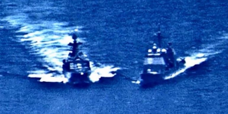 США обнародовали доказательства бессмысленного маневра корабля РФ в Филиппинском море (ВИДЕО)