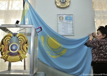 Казахстан проводит внеочередные президентские выборы