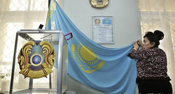 Казахстан проводит внеочередные президентские выборы